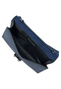 Blå läderhandväska med slät yta, strukturerad form, dragkedjestängning och silverfärgade detaljer. Insidan har en enfärgad svart foder.