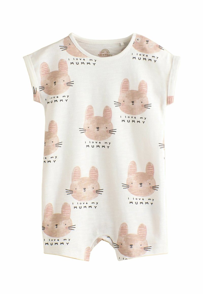 Monito de bebé de manga corta en suave tela blanca, con un patrón repetido de conejitos en rosa claro y el texto "Amo a mi MAMÁ" debajo de cada diseño.