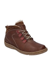 Brązowe skórzane botki za kostkę z miękkim kołnierzem z futra, beżowymi przeszyciami i czerwonymi akcentami. Posiadają teksturowaną brązową podeszwę i sznurowany krój.