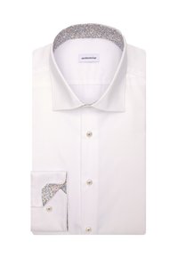 Witte mannenoverhemd met bloemenpatroon aan de binnenkant van de kraag en manchetten, met knoopsluiting aan de voorkant, keurig opgevouwen.