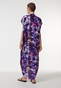 Leem RUCHED FRONT PRINTED  - Maxikleid - purple