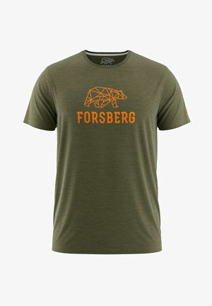 Olivegrünes T-Shirt aus weichem Stoff, mit einem orangen geometrischen Bärenmotiv und dem Text "FORsBERG" in fetter Schrift auf der Vorderseite.