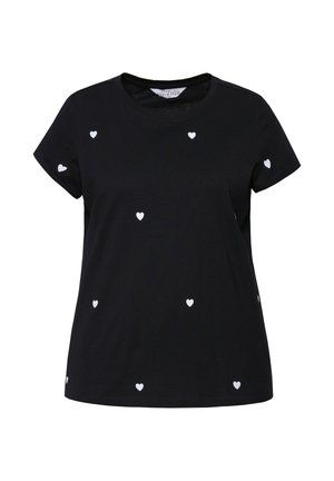 Zwarte katoenen t-shirt met verspreide witte hartvormige patronen, korte mouwen en een ronde hals. Zachte textuur en casual ontwerp.