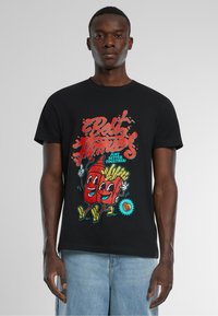 Mister Tee BEST HOMIES  - Trükipildiga T-särk - black