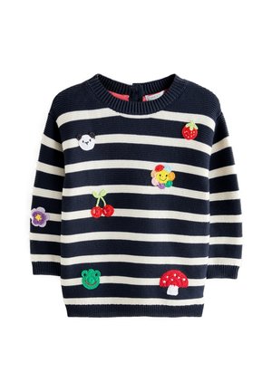 Pull rayé bleu marine et blanc avec des patches brodés colorés de panda, fraise, fleur, cerises, grenouille et champignon sur le devant.