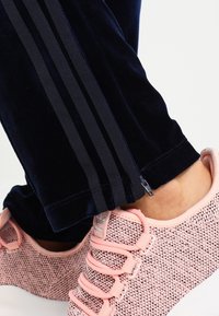 adidas Originals Träningsbyxor - dark blue