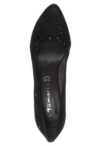 Chaussure plate noire à bout pointu avec détails cloutés et semelle intérieure en cuir portant la marque "Tamaris", taille 37, vue de dessus.