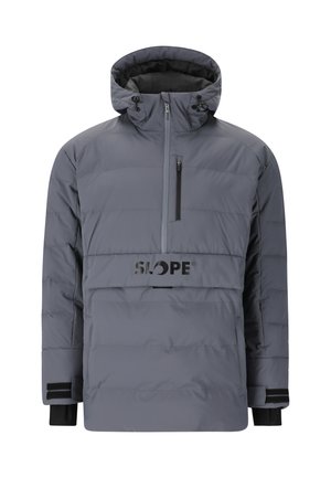 Grijze gewatteerde half-zip jas met verstelbare capuchon, voorzak met rits en zwart logo op de borst. Voorzien van elastische manchetten en een gestructureerde stof.