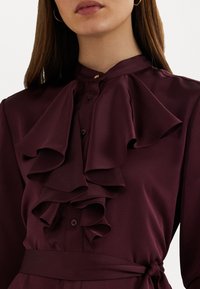 Lauren Ralph Lauren RUFFLE TRIM SATIN CHARMEUSE