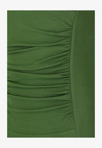 Ei valittu, douglas fir