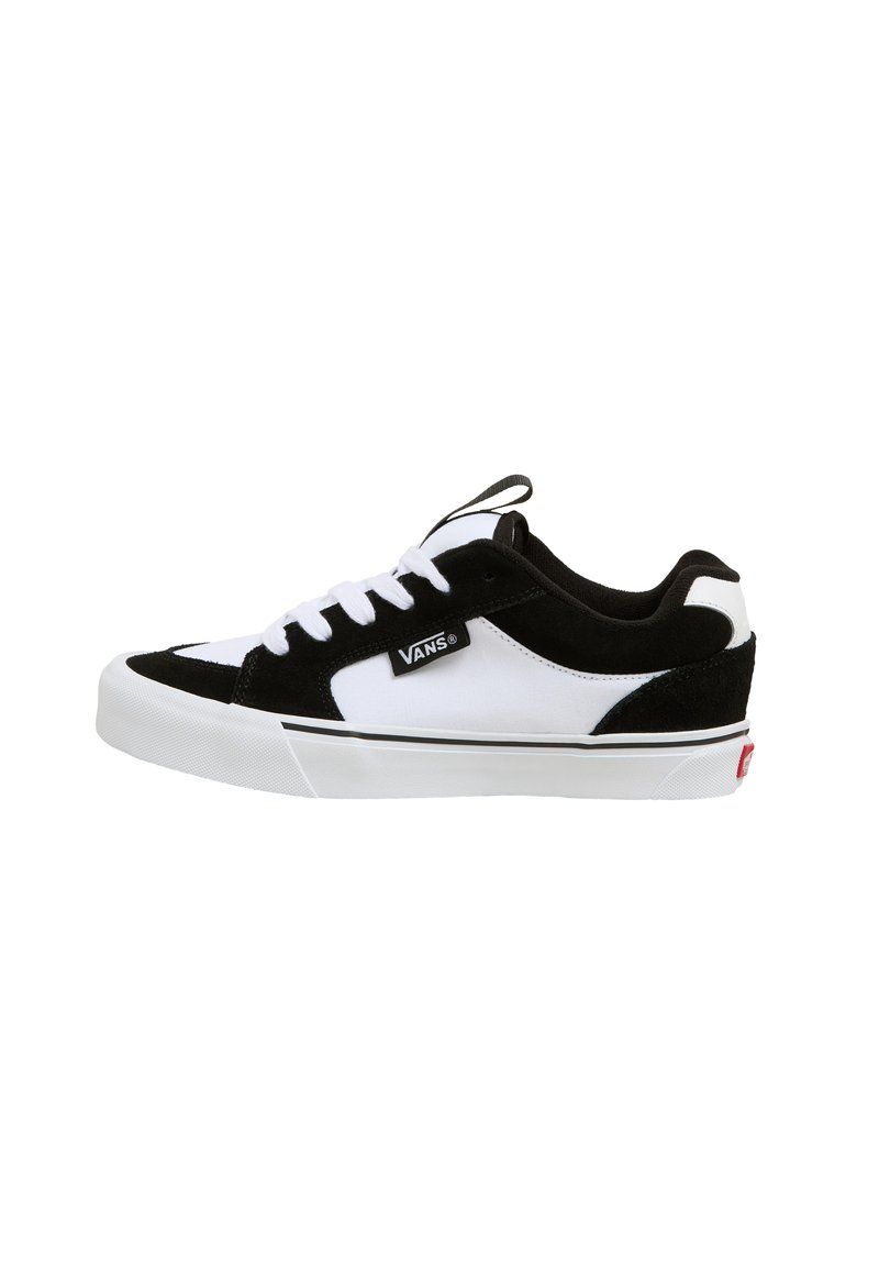 Vans CHUKKA PUSH UNISEX - Chaussures de skate - 2-tone black/white