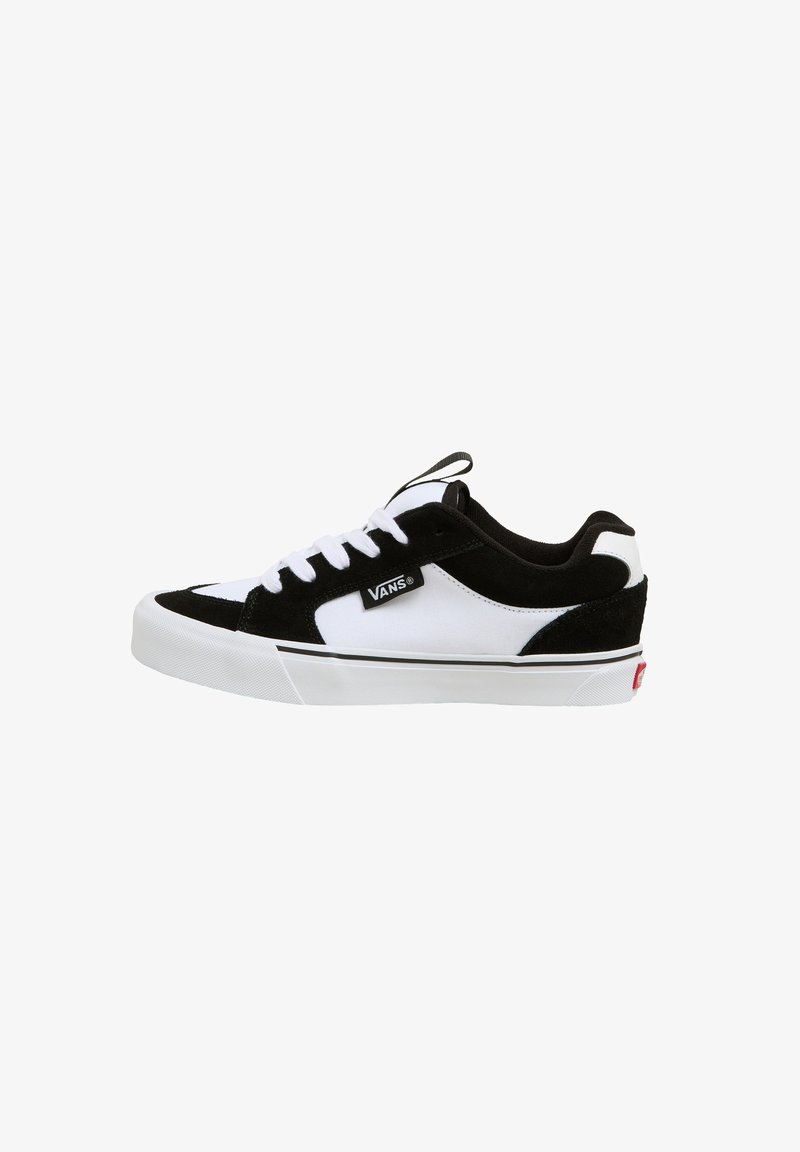 Vans CHUKKA PUSH UNISEX - Skate shoes - 2-tone black/white