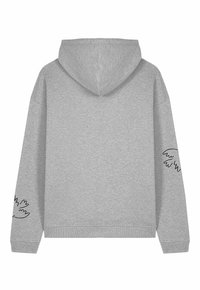 Felpa grigia in misto cotone, con cappuccio regolabile, maniche lunghe, polsini a costine e un design astratto nero sul braccio sinistro.