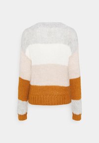 GAP Neule - camel