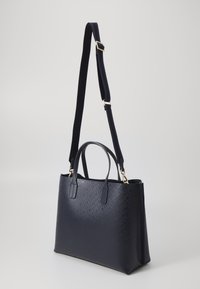 Tommy Hilfiger DISTINCT SATCHEL MONO SET - Håndtasker - blue