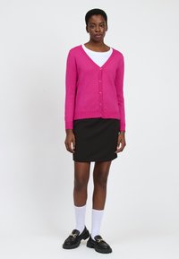 INFLUENCER Strickjacke - fuchsia