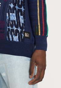 Carlo Colucci Strickpullover - dark blue
