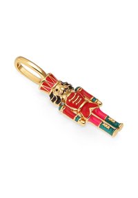 Wisior w kształcie czerwono-zielonego dziadka do orzechów ze złotymi akcentami, z detaliczną twarzą, guzikami na stroju i wzorem korony.