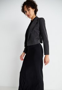 Thumbnail Image 5