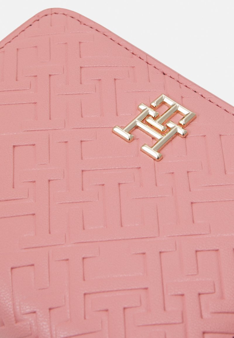 Tommy Hilfiger REFINED MONO - Geldbörse - teaberry blossom/pink  