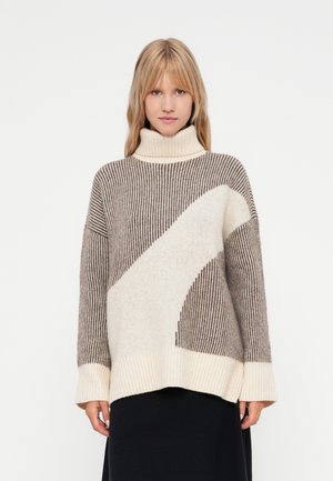 PCLINNA ROLL NECK LOOSE  - Strikkegenser - morel