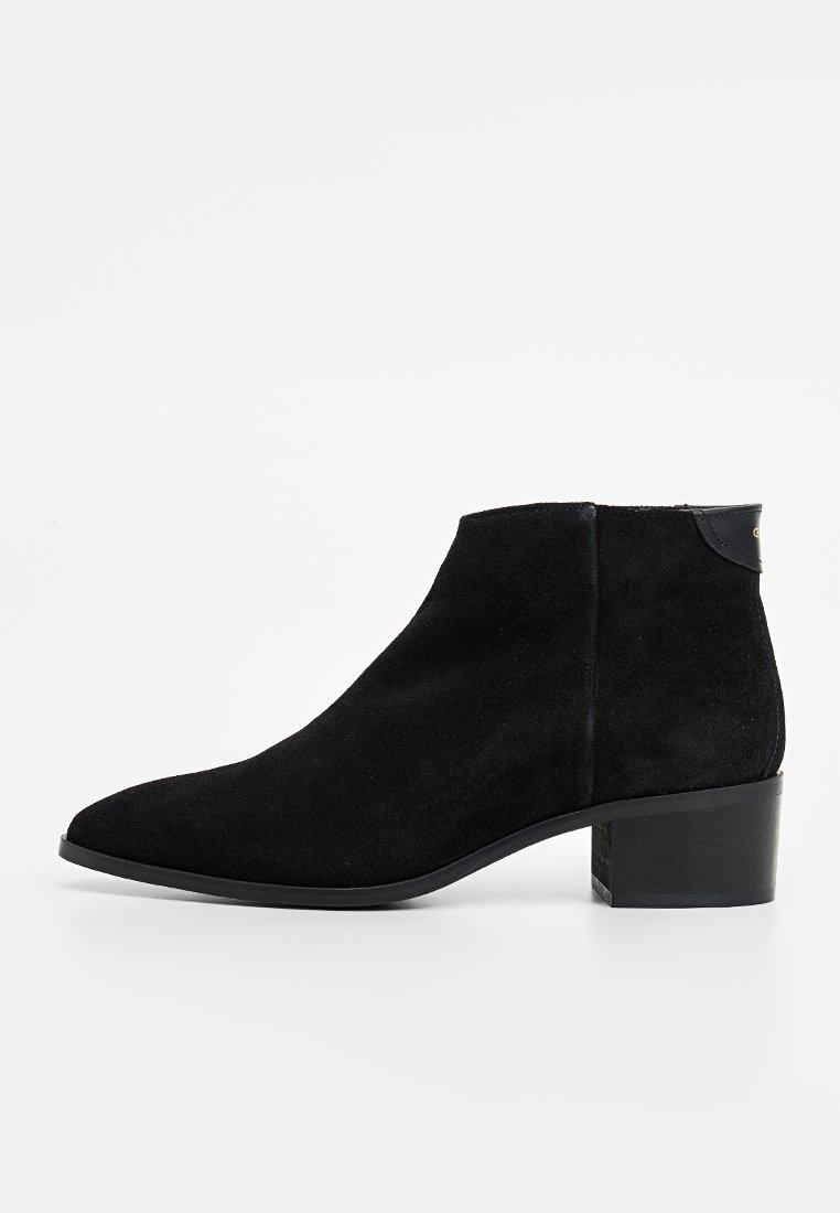 ST BROOMLY