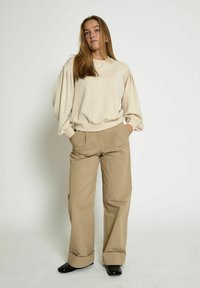 PEPPERCORN DICETTE BATLEEVE - Mikina - sandshell