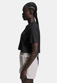 On ACTIVE - Lihtne T-särk - black