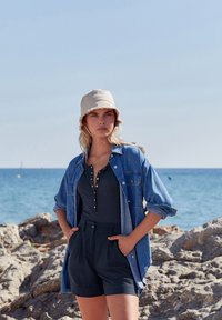 Next PETITE - Pantaloni scurți - navy blue