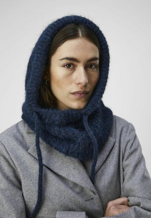 Object Headscarf - sky captain