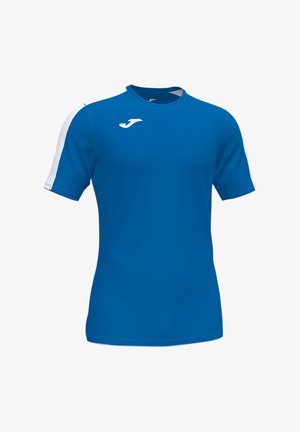 Blaues Sportshirt mit kurzen Ärmeln, weißen Streifen auf den Schultern und einem weißen Logo auf der rechten Brust.