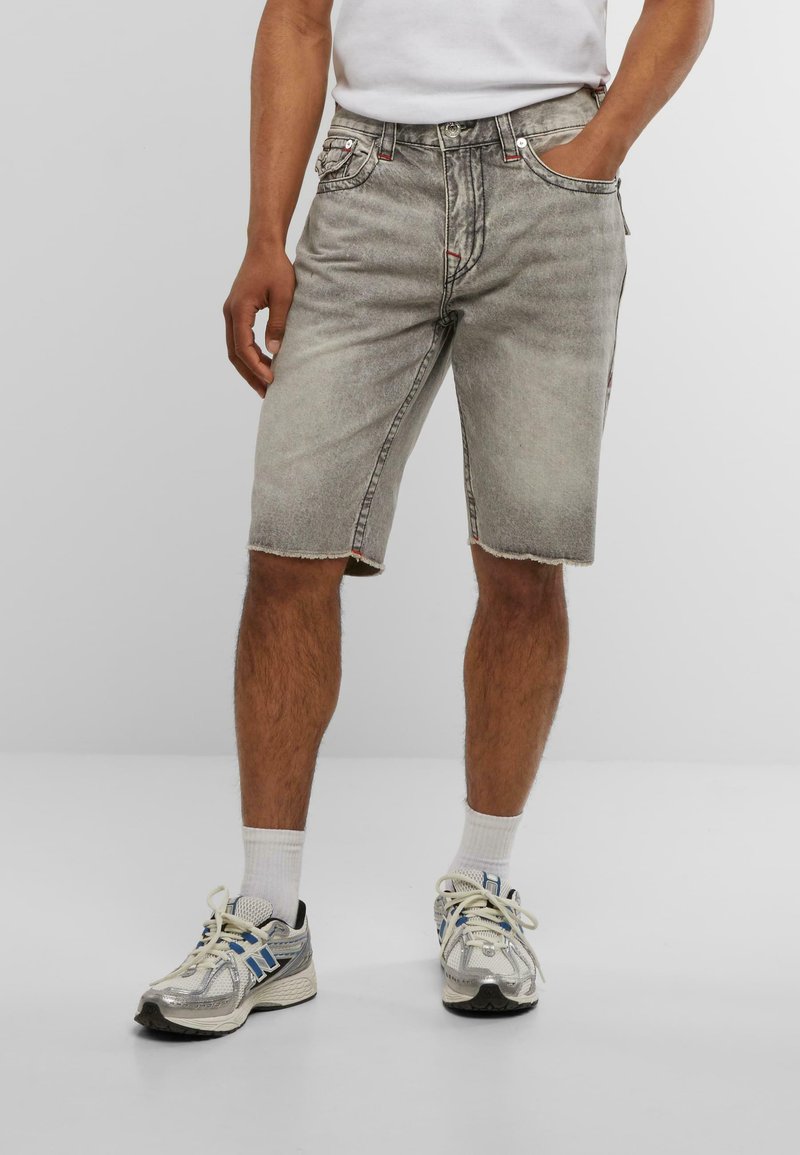 True Religion RICKY SN FLAP FRAY HEM - Denim shorts - grey