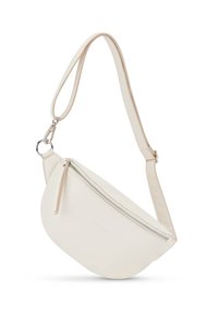 Geantă albă din piele, de tip crossbody, cu un design curbat, dotată cu închidere cu fermoar și curea ajustabilă. Textură netedă, cu branding minimalist.