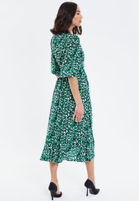 Threadbare SODA WRAP - Vestito casual - green leoapard