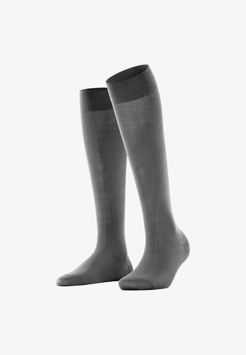 Knielange Socken in Dunkelgrau. Hergestellt aus glattem Stoff mit geripptem Abschluss. Weicher Griff und verstärkte Zehen- und Fersenpartie für Langlebigkeit.