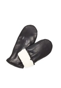 Moufles en cuir noir avec un doux doublage en polaire blanche au niveau du poignet, présentant des coutures décoratives à l'avant pour un style et une texture supplémentaires.