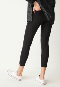 Next CROPPED - Vaqueros pitillo - black