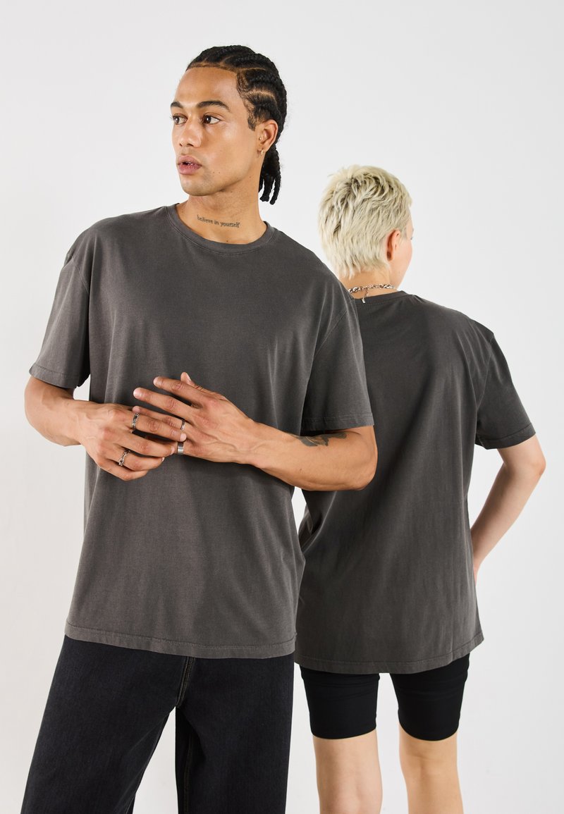 YOURTURN UNISEX BASIC GARMENT WASHED - Jednoduché tričko - asphalt