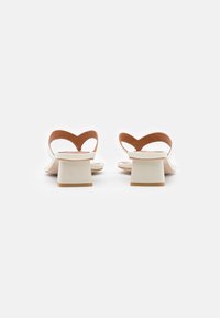 ÁNGEL ALARCÓN Varvassandaalit - off-white