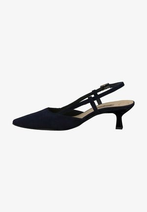 Navyblauwe suède slingback pump met een spits toelopende neus, slanke enkelband en lage geometrische hak. Soepele textuur, minimale details, elegante uitstraling.