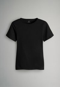 Schwarzes T-Shirt mit kurzen Ärmeln und rundem Halsausschnitt, aus glattem Stoff gefertigt, mit einem schlichten und unauffälligen Design.