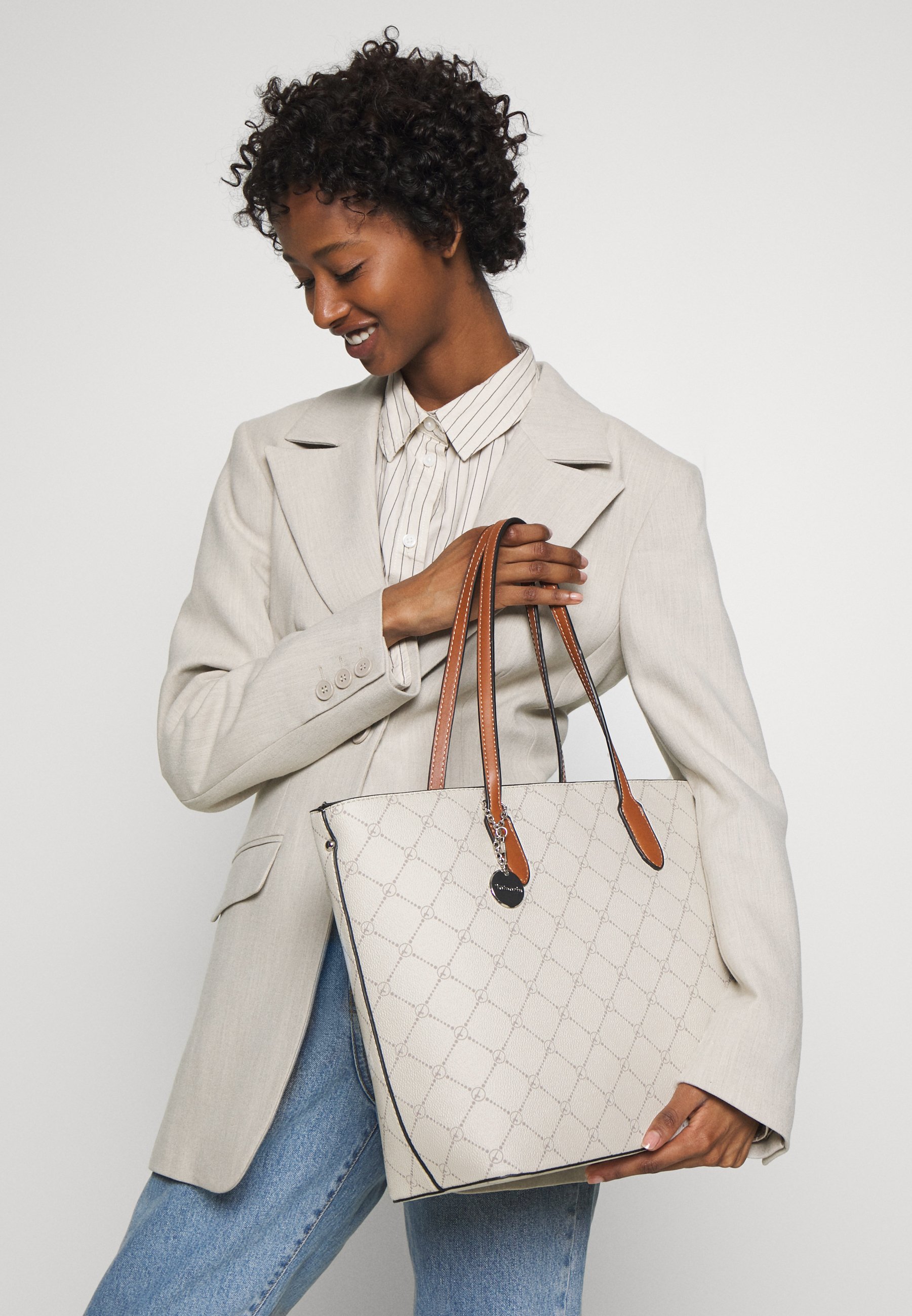Tamaris ANASTASIA Shoppingveske ecru Zalando.no Tamaris ANASTASIA Håndveske ecru Zalando.no