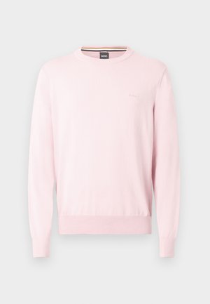 Hele roosa pika varrukaga ümmarguse kaelusega kampsun, mansettide ja äärega soonikkoes, rinnal ning krae sees siltidel peenelt tikitud "BOSS" logo.