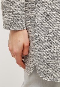 Vero Moda Abrigo corto - light grey