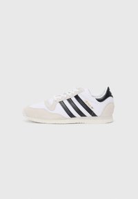 Unselected, white/core black/crystal white