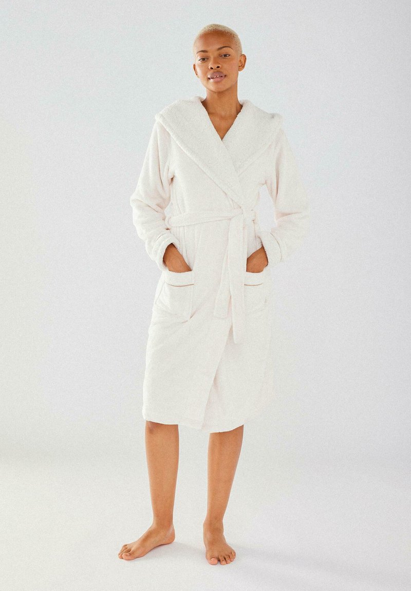 Chelsea Peers FLUFFY Dressing gown white Zalando.ie