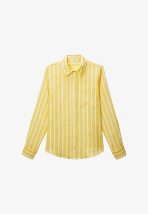 Chemise à boutons rayée jaune avec manches longues, équipée d'une poche poitrine et d'un col classique. Tissu texturé avec des rayures blanches.