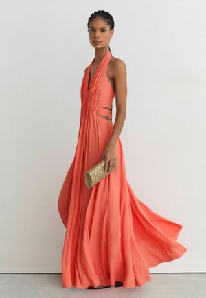 Reiss, PETITE FIT - CARA HALTERNECK PLEATED MAXI DRESS - Pidulikud riided - coral pink