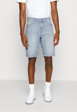 Calvin Klein Jeans, REGULAR - Shorts di jeans - denim light
