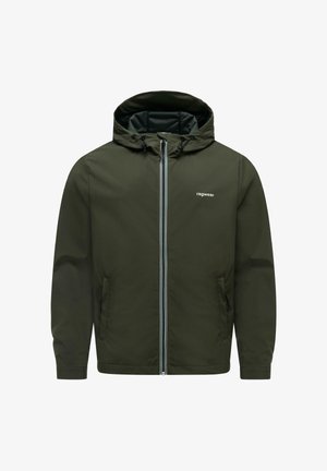 Donkergroene gewatteerde jas met capuchon, ritssluiting aan de voorkant, twee zijzakken en het "ragwear" logo op de linkerborst.